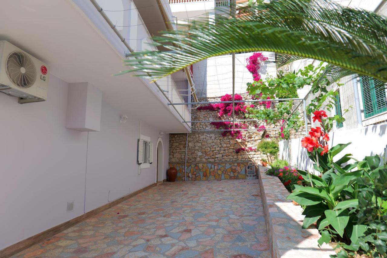 Kosta Apartments ซารานเดอ ภายนอก รูปภาพ