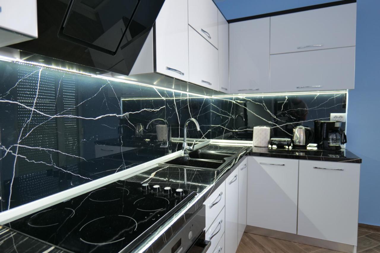 Kosta Apartments ซารานเดอ ภายนอก รูปภาพ